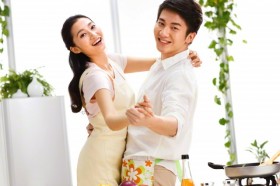 Vợ chồng hâm hấp
