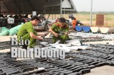 Công an huyện Bàu Bàng bắt giữ lô hàng lớn súng hơi và pháo
