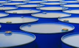 Giá dầu thế giới giảm mạnh do dự trữ tăng đột biến