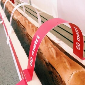 Bánh mì dài cả trăm mét nhận kỷ lục thế giới