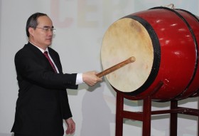 越德大学举行2015-2016新学年开学典礼
