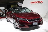 Honda Clarity Fuel Cell ra mắt giá 63.400 USD