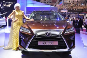 Lexus RX350 2016 chào khách hàng Việt