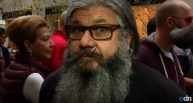 Thi xem râu ai đẹp