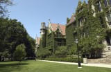 Mỹ: Trường đại học Chicago phải đóng cửa do bị đe dọa xả súng
