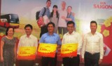 Bia Sài Gòn hỗ trợ cho 3.000 công nhân Bình Dương vé xe về quê ăn tết