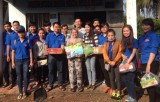 Trường Đại học Thủ Dầu Một: Thăm và tặng quà cho người già khó khăn xã An Sơn