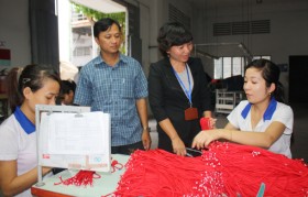 Người lao động chờ... thưởng tết!