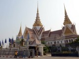 Cambodia cancels ban on party leaders from holding dual nationality