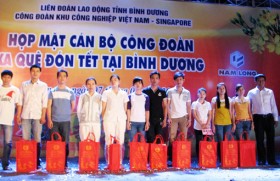 Ấm lòng tết công nhân xa quê