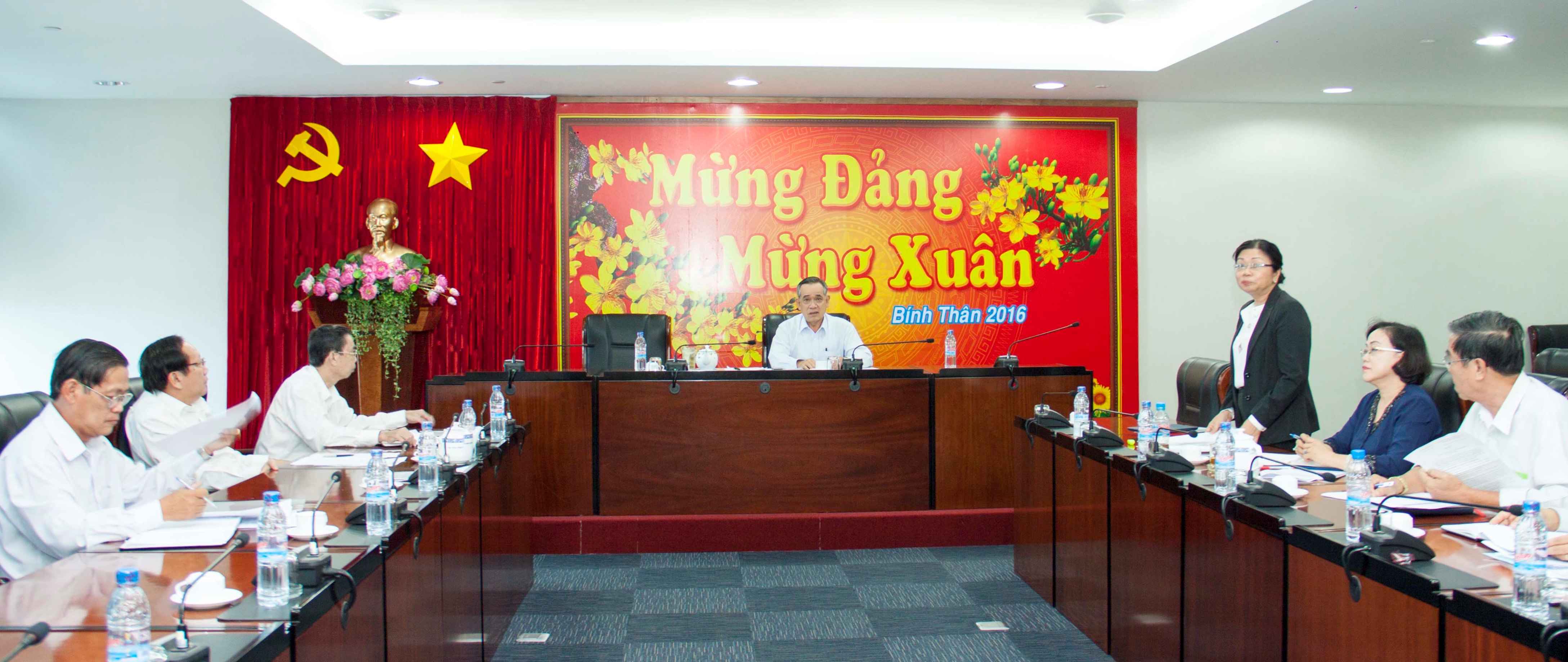 Vay lãi mua đất dù lương tháng 10 triệu đồng, chúng tôi có nhà lầu, xe hơi