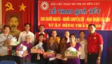 Ban từ thiện Giáo hội Phật giáo tỉnh Bình Dương: Thăm và tặng quà tết cho người có hoàn cảnh khó khăn ở TX Bến Cát