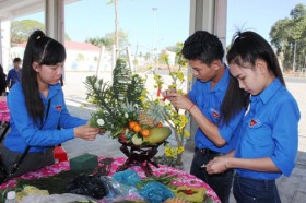 Cùng công nhân lao động vui xuân, đón tết...