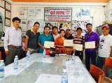 Nhóm doanh nghiệp trẻ thăm, tặng quà tại trung tâm Nhân đạo Quê Hương