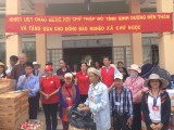 Thăm và tặng quà cho đồng bào nghèo tỉnh Gia Lai