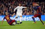 Barcelona - Real Madrid: 1-2 “Kền kền trắng” tung cánh