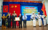Nhân dân và cán bộ huyện Dầu Tiếng đón nhận Huân chương lao động hạng nhì