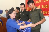 Tặng quà và chúc tết cổ truyền cho sinh viên Lào, Campuchia
