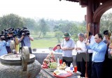 Thủ tướng dâng hương tưởng nhớ các Anh hùng Liệt sỹ ở Quảng Trị