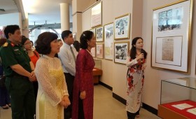 “胡志明主席与历届国会代表和各级人民议会代表选举”展开展