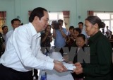 Chủ tịch nước thăm, tặng quà đối tượng chính sách tỉnh Quảng Nam