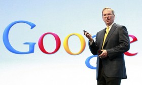 Chủ tịch công ty mẹ Google dùng iPhone nhưng khen Samsung