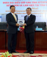 Provincial leaders receive Lao high-ranking delegation