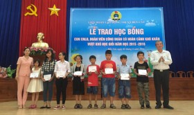 Tiếp sức cho con em công nhân