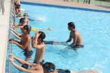 Dạy bơi miễn phí cho trẻ em có hoàn cảnh khó khăn: Mô hình cần nhân rộng