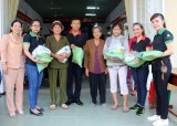 Khách sạn Becamex, TP.Thủ Dầu Một: Tặng 200 phần quà cho người nghèo huyện Bắc Tân Uyên