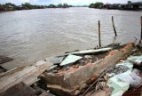 Sạt lở bờ sông Tiền ở Đồng Tháp gây thiệt hại hơn 100 triệu đồng