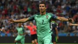 Ronaldo tỏa sáng, Bồ Đào Nha hạ Xứ Wales vào chung kết