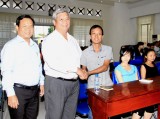 Provincial leader meets with laborers and Trade Union officials in Di An