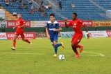 B.Bình Dương hòa Than Quảng Ninh (1-1) bán kết lượt đi cúp Quốc gia