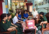 Phường Phú Cường, TP.Thủ Dầu Một: Thăm và tặng quà cho các gia đình chính sách trên địa bàn