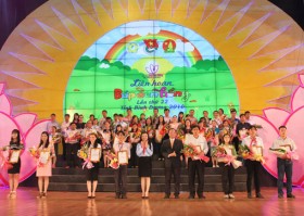 第22次“粉红莲花”联欢会正式闭幕