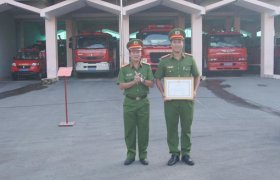 Cảnh sát PC&CC tỉnh: Tổ chức khen thưởng đột xuất đầu tháng