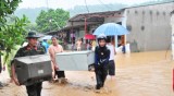 老街和莱州遭暴雨洪水 政府总理指导集中力量开展救灾工作