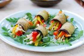 Cà tím cuộn rau củ ngũ sắc