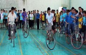 Tạo sân chơi thể thao cho công nhân lao động.