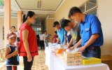 CLB Thầy thuốc trẻ huyện Dầu Tiếng: Khám bệnh và tặng quà cho 210 chị em phụ nữ