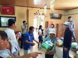 Chùa Phước Lộc Thọ, phường Bình Nhâm, TX.Thuận An: Trao tặng 160 phần quà cho người nghèo tại địa phương