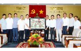 Lãnh đạo tỉnh tiếp đoàn lãnh đạo tỉnh Bắc Ninh đến chào xã giao