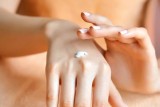 5 cách làm hay giúp bàn tay luôn sạch và trắng mịn