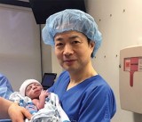 Em bé đầu tiên chào đời từ 1 cha 2 mẹ