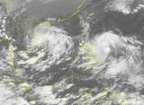 Áp thấp nhiệt đới tiến nhanh vào bờ Trung Trung Bộ, gây mưa lớn