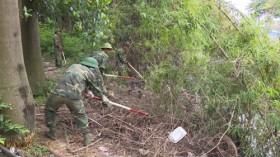 Quân - dân phối hợp làm công tác dân vận