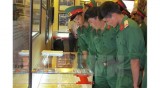 “黄沙和长沙归属越南—历史证据和法律依据”图片资料展在嘉莱省举行