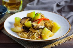 Miến xào nấm và bầu