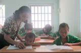 Tình thương ở lớp học “xóm Việt kiều”